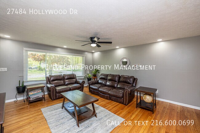 Building Photo - 27484 Hollywood Dr