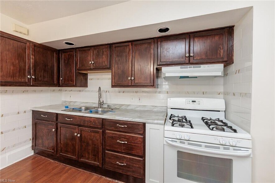 Building Photo - 1794 W 54th St