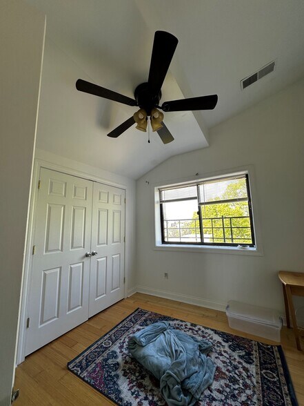 Building Photo - 635 Kress Aly