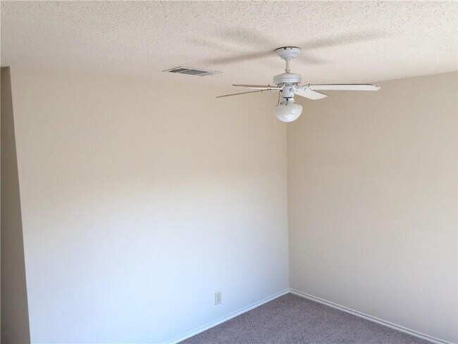 Building Photo - 1708 Star Light Cir