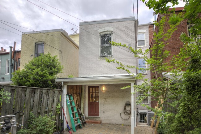 Building Photo - "Charming 4-Bedroom Duplex with Granite Ac...