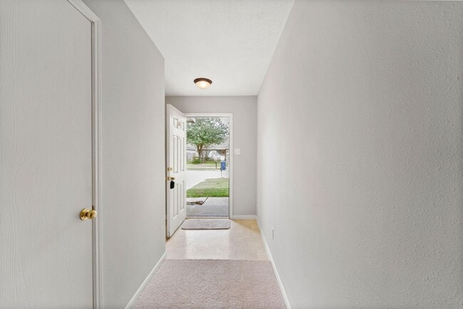 Building Photo - 2530 Fox River Ln