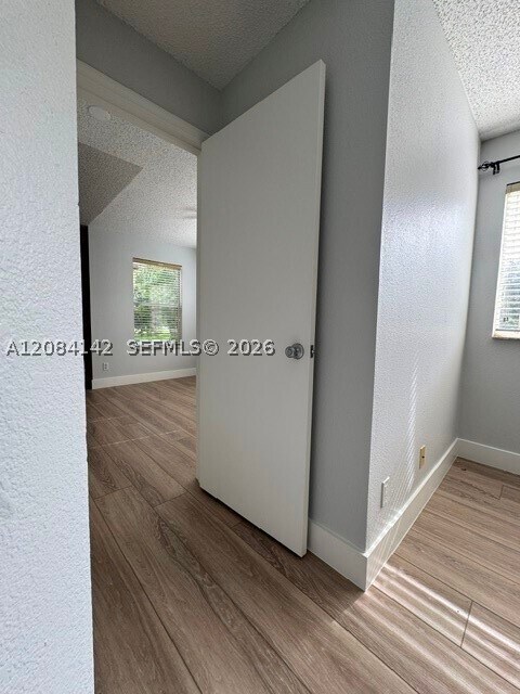 Building Photo - 731 Vista Isles Dr