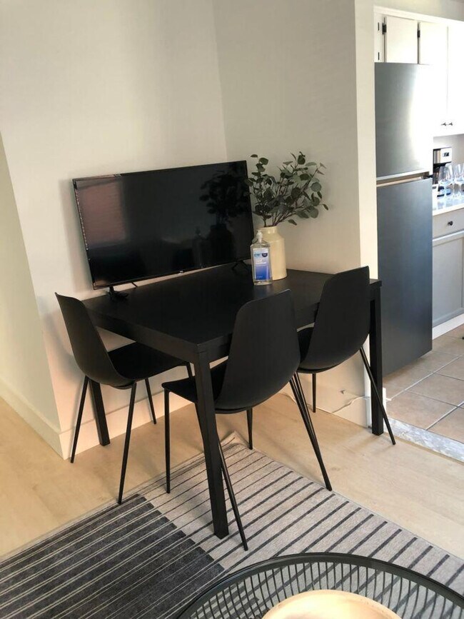 Building Photo - 4206 Washington Blvd