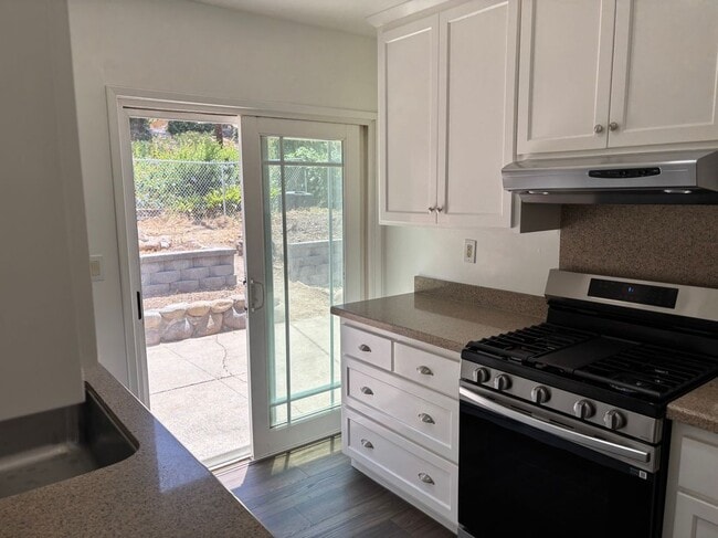 Building Photo - 4315 Bonillo Dr