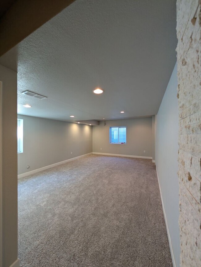 Building Photo - 22441 E Chenango Dr