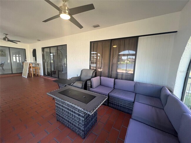 Building Photo - 470 Strasburg Dr