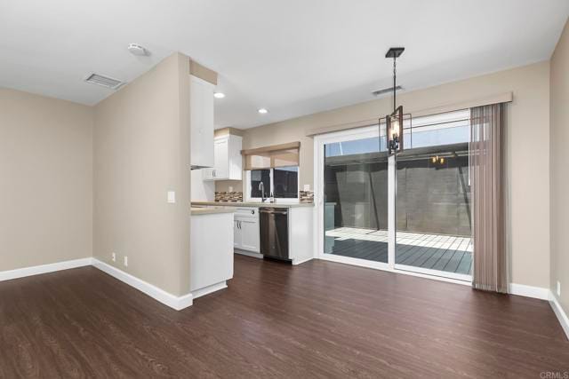 Building Photo - 8746 Villa La Jolla Dr