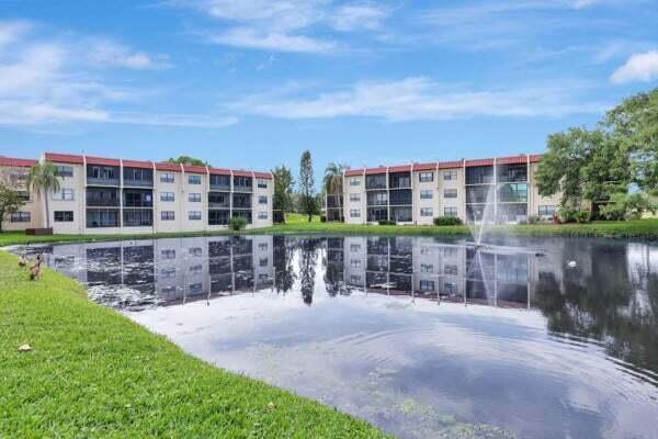 Primary Photo - 2050 Oleander Blvd