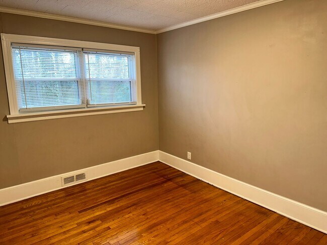 Building Photo - Cute 2 bedroom Home in The Arts District!