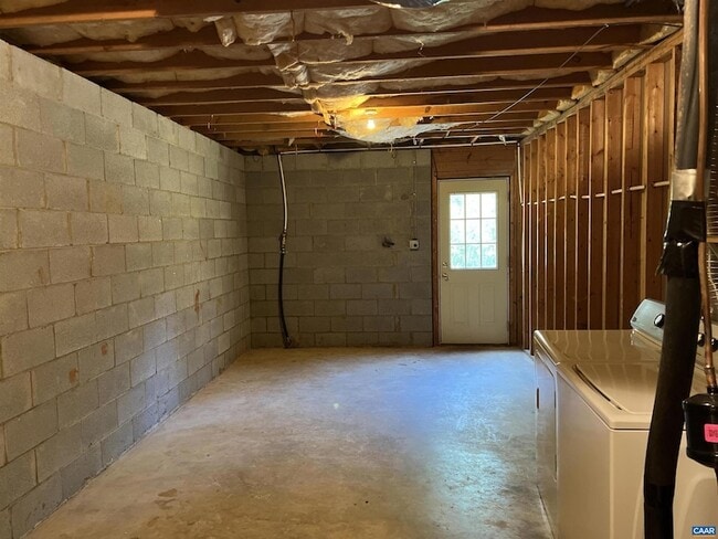 Building Photo - 2424 Holkham Dr