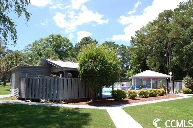 Building Photo - 10166 Beach Dr SW