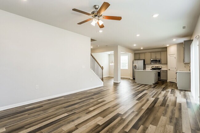 Building Photo - 534 Dawley Dr