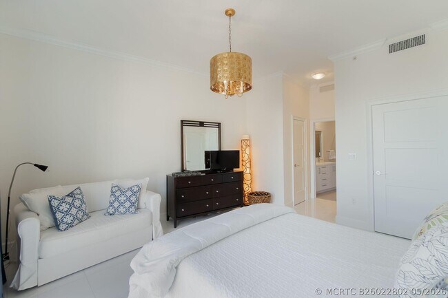 Building Photo - 550 Okeechobee Blvd