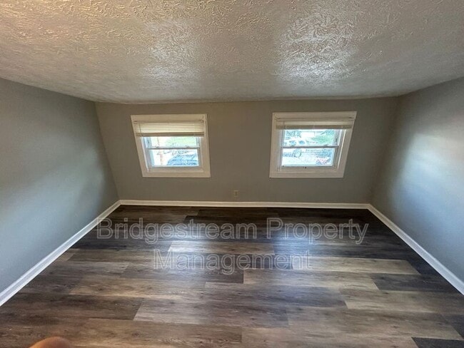 Building Photo - 51 S Sperling Ave