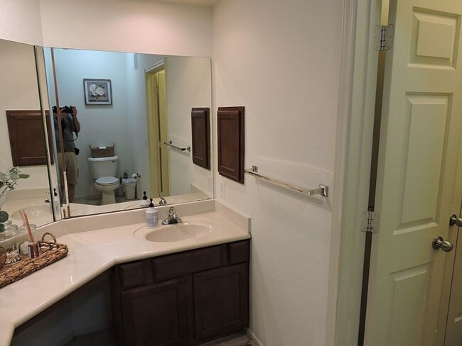 Building Photo - FURNISHED OR UNFURNISHED 3BR/2BA CONDO IN ...