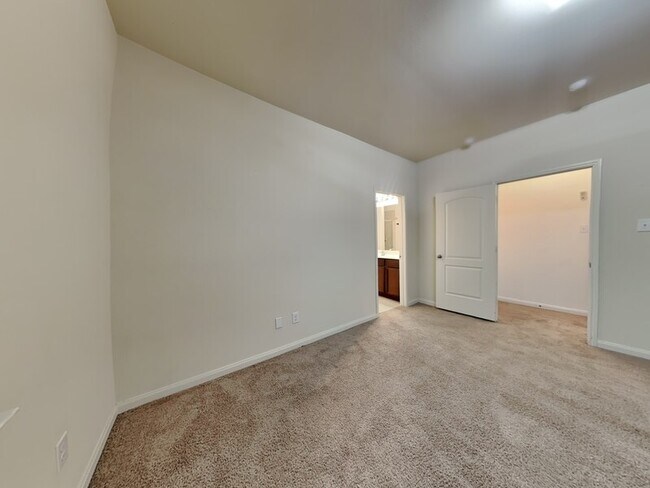 Building Photo - 6140 Nathan Creek Dr