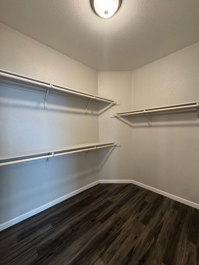 Building Photo - Spacious 4-Bedroom Dayton Home with Split-Bedroom Layout & Modern Finishes