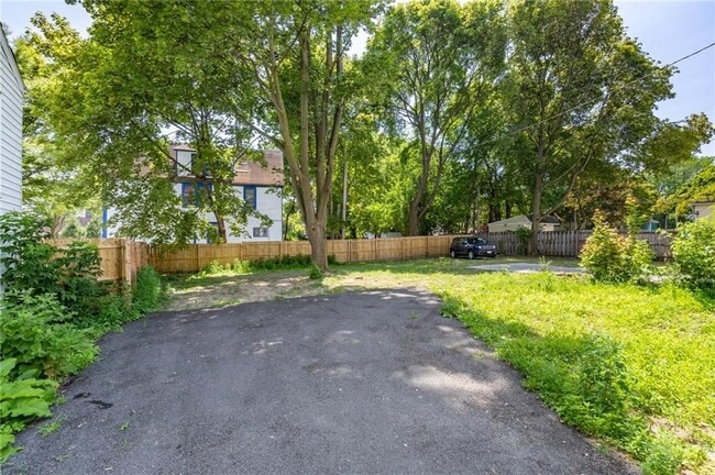 Building Photo - 567 Hayward Ave