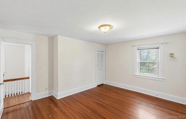 Building Photo - 15 Ferncliff Rd