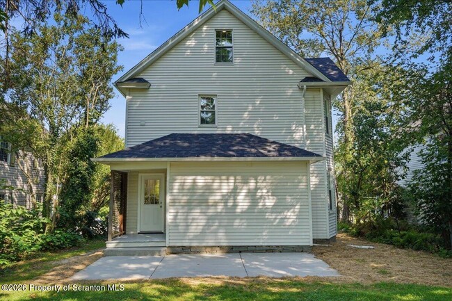 Building Photo - 413 Powell Ave