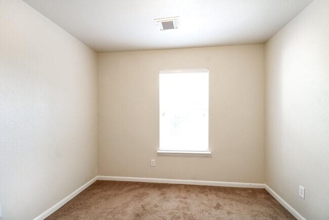 Building Photo - 21227 Misty Brook Bend Ln