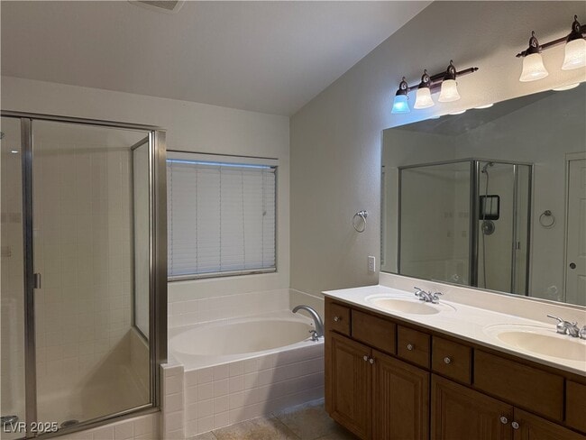 Building Photo - 406 1st on Dr