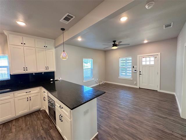 Building Photo - 2903 Carpenter Ave