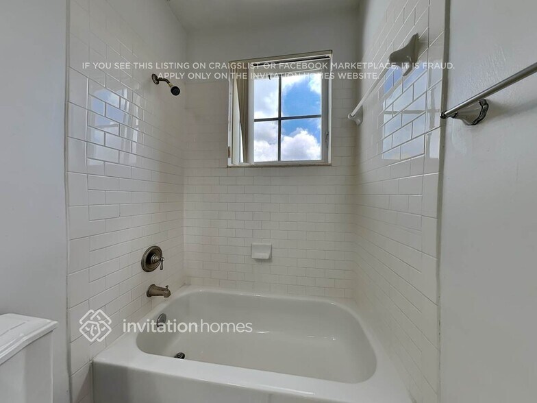 Building Photo - 414 Olssen Ave