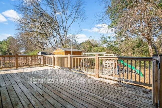 Building Photo - 1630 Lillian Cir