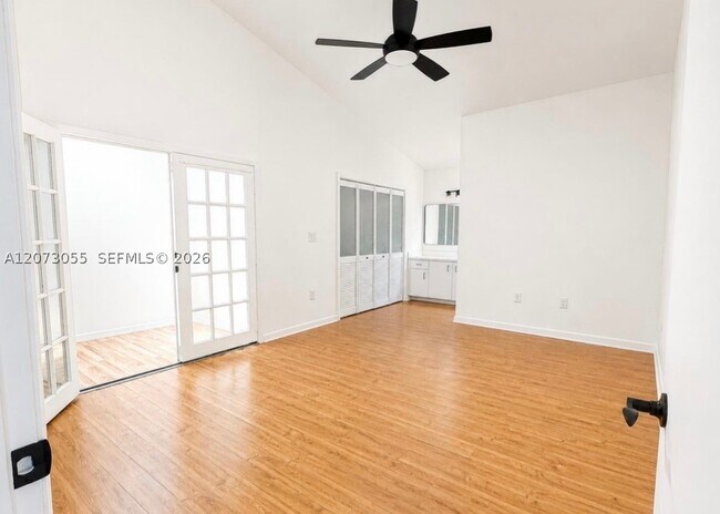 Building Photo - 10290 SW 146th Ave
