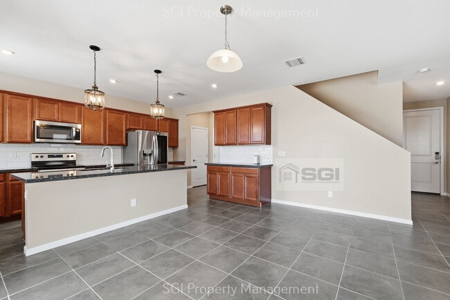 Building Photo - 17851 W Daley Ln