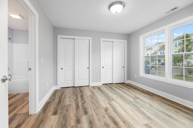 Building Photo - Available for the 2026-2027 lease term.