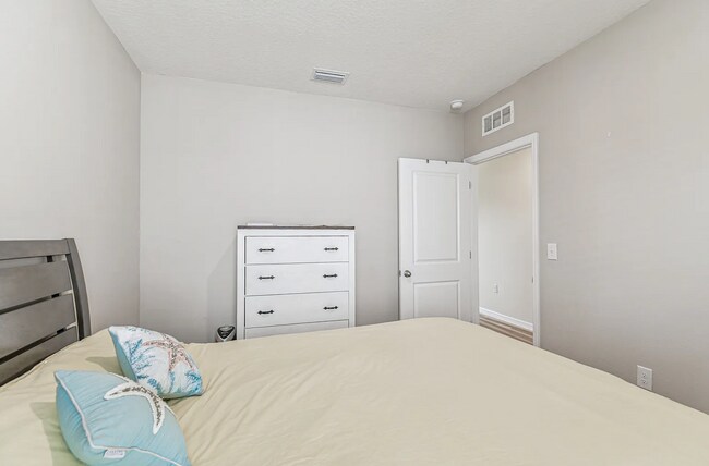 Building Photo - 1398 Crescent Hoop Wy