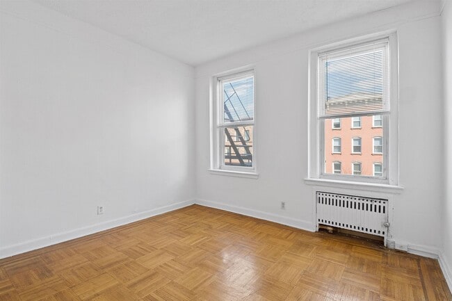 Building Photo - 410 Washington St