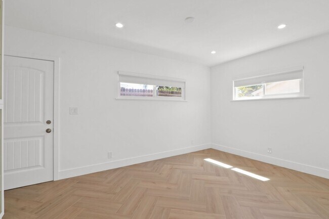 Building Photo - 4342 Orchard St
