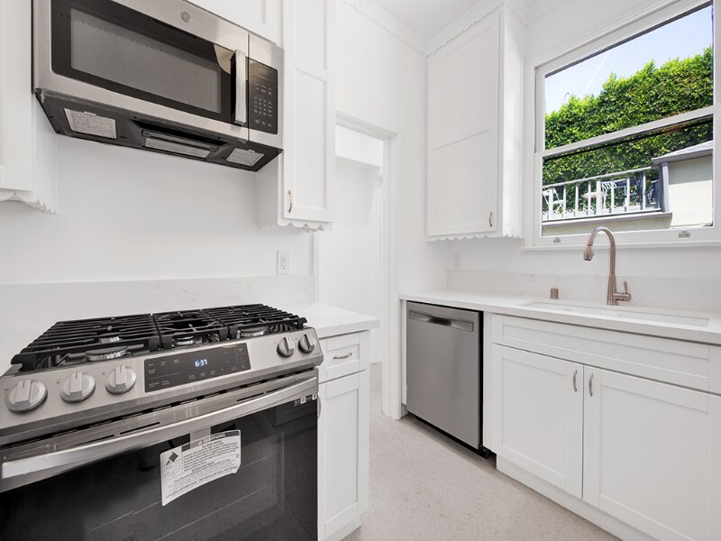 Building Photo - 7467 Hollywood Blvd