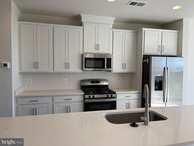 Building Photo - 127 Wake Robin Ct