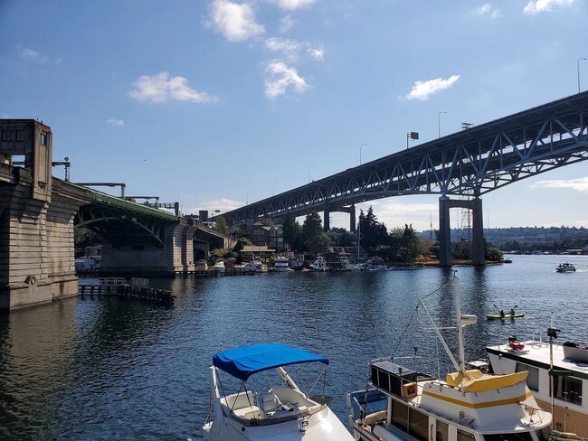 Building Photo - Lake Union Waterfront Apartment