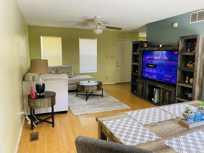 Building Photo - 2249 S Sweetbriar Ct