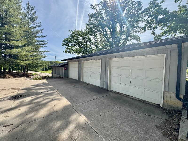 Building Photo - 4211 US-6