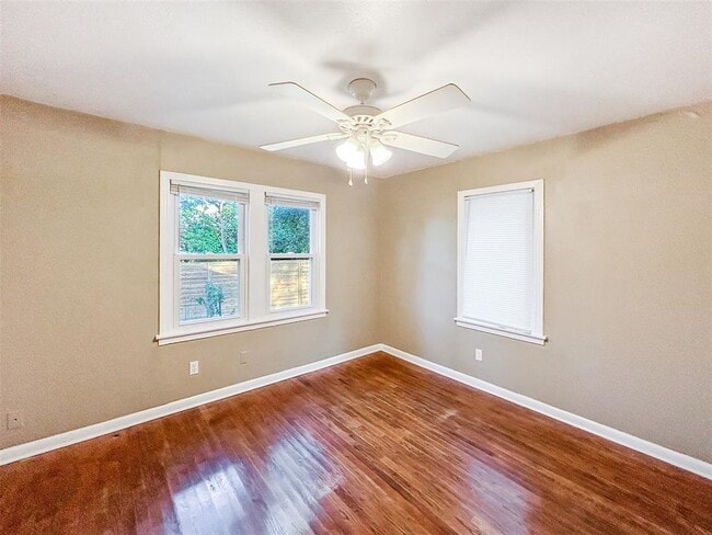 Building Photo - 805 Herndon Ln