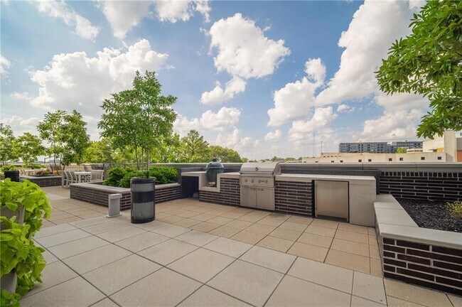 Building Photo - 788 West Marietta St NW