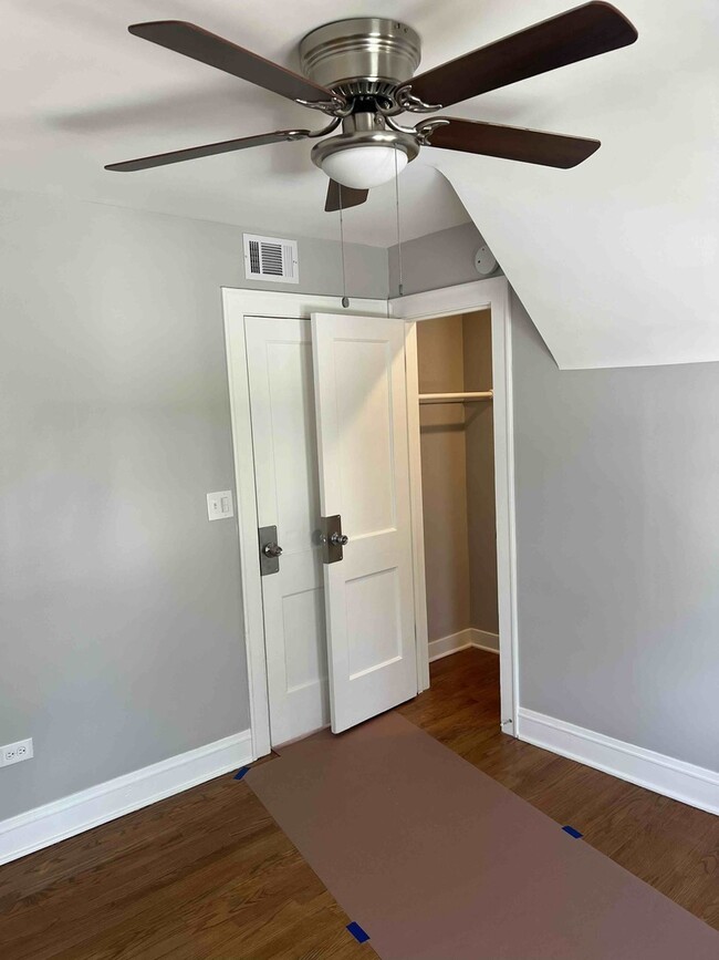 Building Photo - 10434 S Wentworth Ave