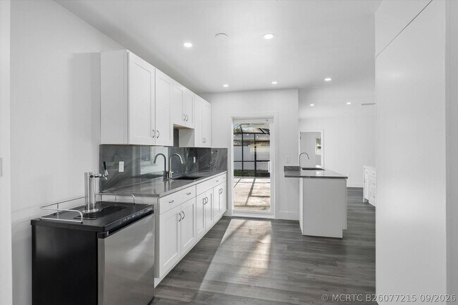 Building Photo - 1650 NW 9th St