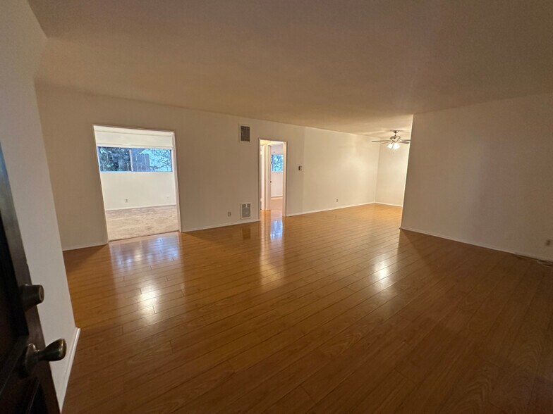 Building Photo - 1906 Pelham Ave