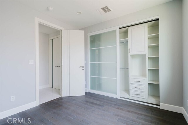 Building Photo - 4418 Kingswell Ave