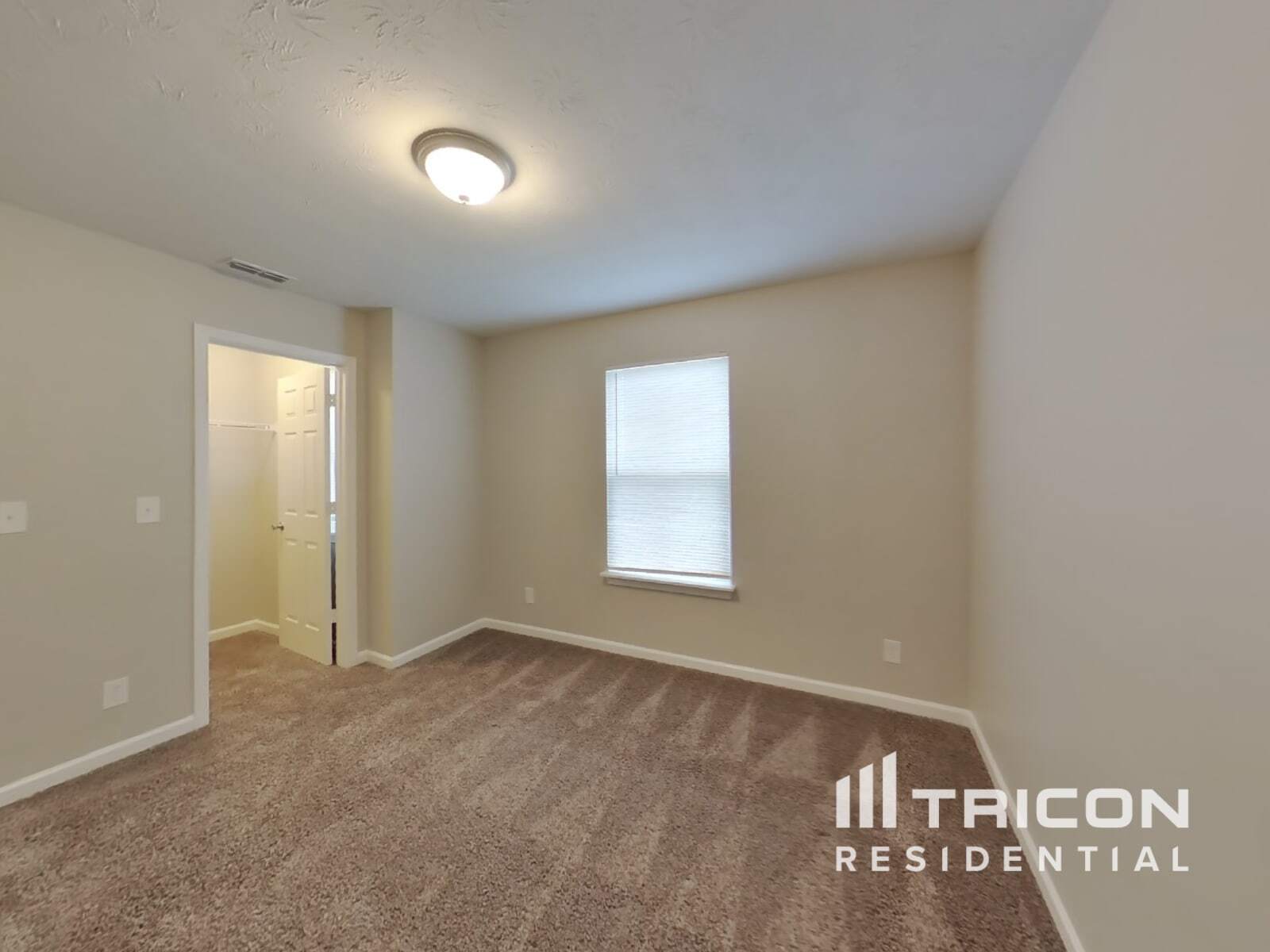Building Photo - 718 Jefferson Park Dr