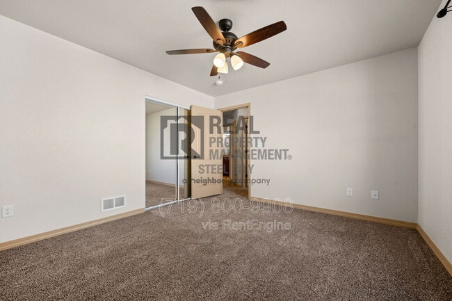 Building Photo - 21 Arrowsmith Dr