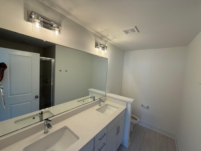 Building Photo - 15354 Oasis Sun Aly